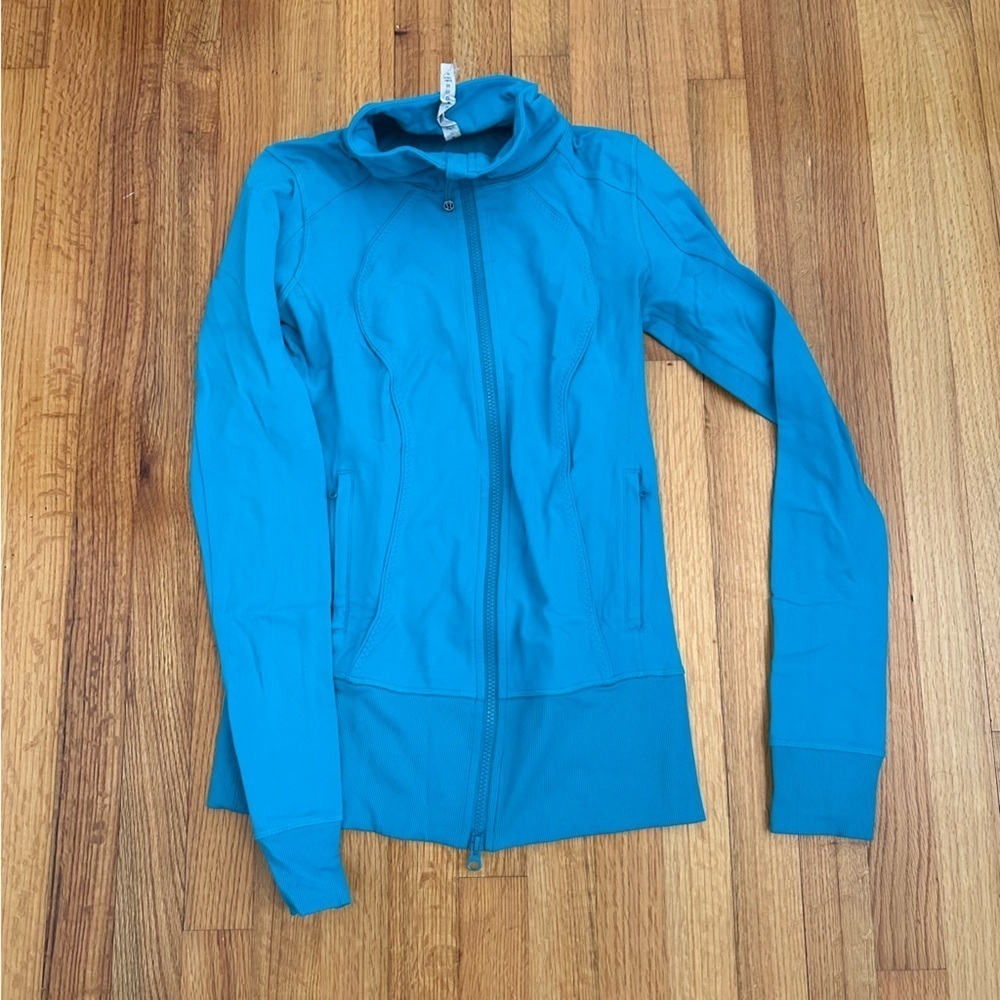 LULULEMON   Lululemon jacket in a bright blue size 6(j10)